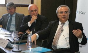 Domingo de la Torre (i), Juan A. Pérez y Miguel Cayuela. ::
H. SASTRE