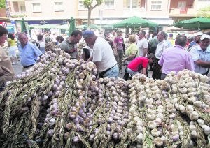 La Feria del Ajo de Zamora prevé vender 700.000 kilos