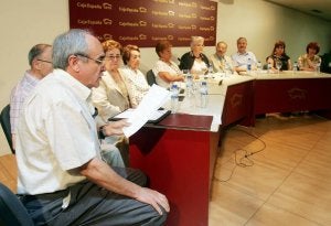 Participantes el un recital de poesía del grupo. ::
LUIS CALLEJA