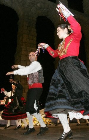 Uno de los grupos en la inauguración del festival. ::
ANTONIO DE TORRE