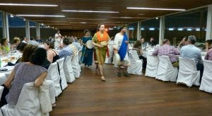 Los comensales son servidos por profesionales con vestimentas romanas. ::
EL NORTE