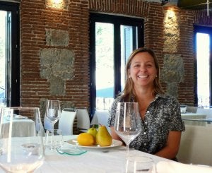 María Ortiz, hermana del cocinero, en el restaurante La Pera Limonera. ::
EL ADEREZO
