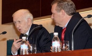 Leopoldo Abadía y su hijo llenan la sala Caja Segovia
