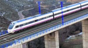 El Alvia S-120, fabricado por CAF-Alstom, realizará los servicios entre Madrid y las ciudades de la cornisa cantábrica ::
RENFE