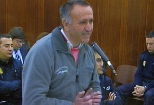 Santiago del Valle, ayer, durante su interrogatorio. ::
JULIÁN PÉREZ-EFE