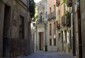 Calle Judería Vieja, con la casa de Senneor al fondo. ::                             A. TANARRO