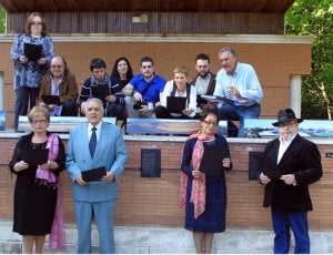 Trece poetas llenan de versos el Campo Grande