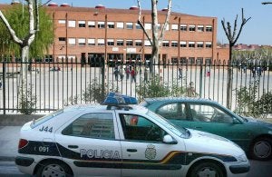 Dos detenidos por robar 96 portátiles del colegio García Lorca de Batallas