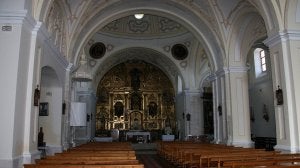 Interior de la iglesia parroquial de San Pedro, en la que destacan las bóvedas decoradas ::
MÓNICA RICO