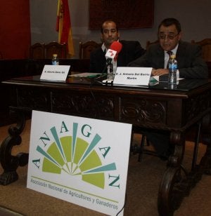 Feaspor y Anagan firman un convenio para mejorar las condiciones en seguros agrarios