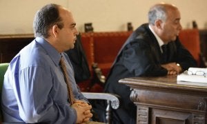 Diego Martín, izquierda, durante el juicio. ::                             R. HERNÁNDEZ