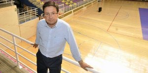 José Luis Mayordomo posa en las instalaciones del polideportivo Pisuerga. ::                             FRAN JIMÉNEZ