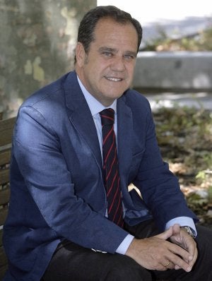 Pablo Trillo-Figueroa posa para la entrevista. ::                             RAMÓN GÓMEZ