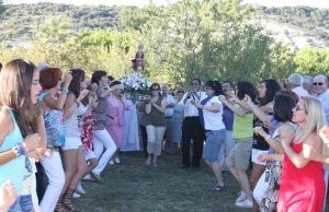 Los valdecañeses danzaron a la Virgen del Campo.