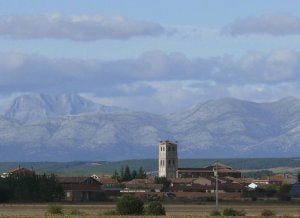 Santervás de la Vega, con la peña Espigüete al fondo. :
FOTOS DE GONZALO ALCALDE CRESPO