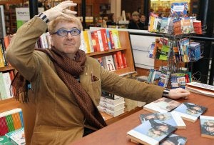 Luis Antonio de Villena, durante la presentación de su libro en Oletvm. ::
HENAR SASTRE