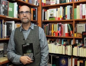 El profesor y escritor Javier García Rodríguez. ::
MARÍA MIGUEL