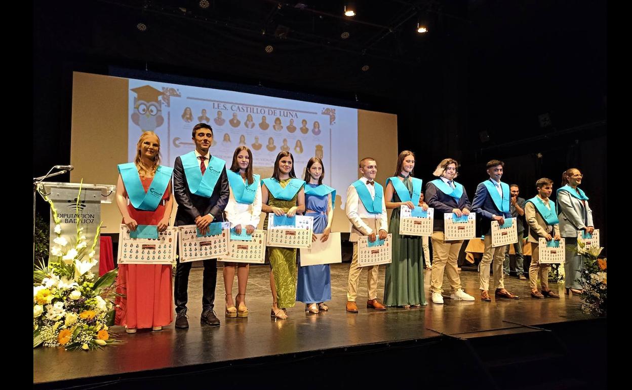 40 alumnos del IES Castillo de Luna celebran su graduación