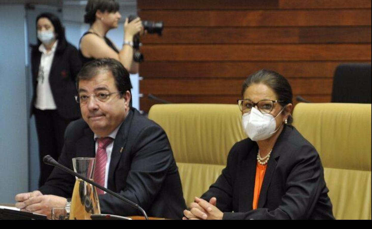 Blanco-Morales y Vara en el Pleno de la Asamblea.