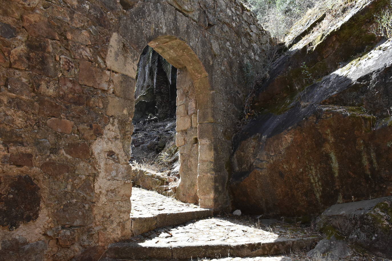 Puertas del Castillo de Luna