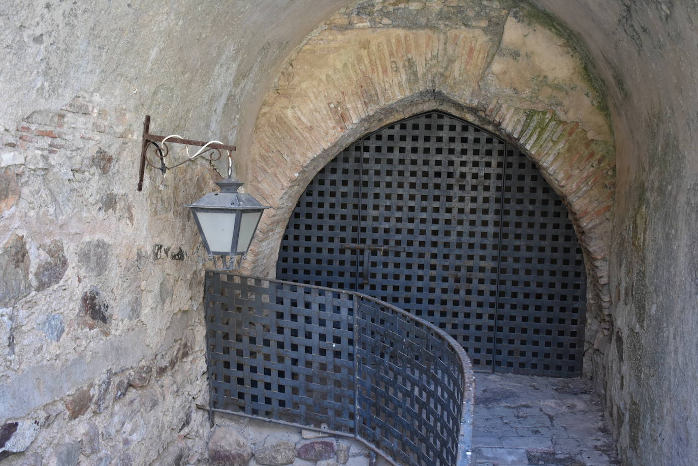 Puertas del Castillo de Luna