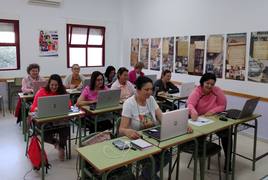 Usuarias de ConectadAs en un taller anterior