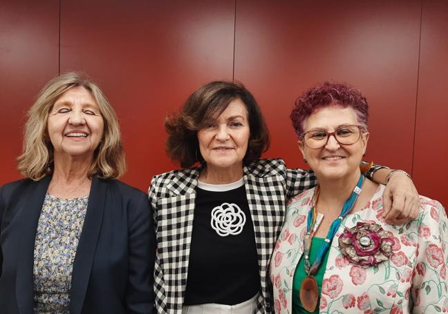 Las compañeras socialistas Ana María Ruiz-Tagle, Carmen Calvo y María Sáinz