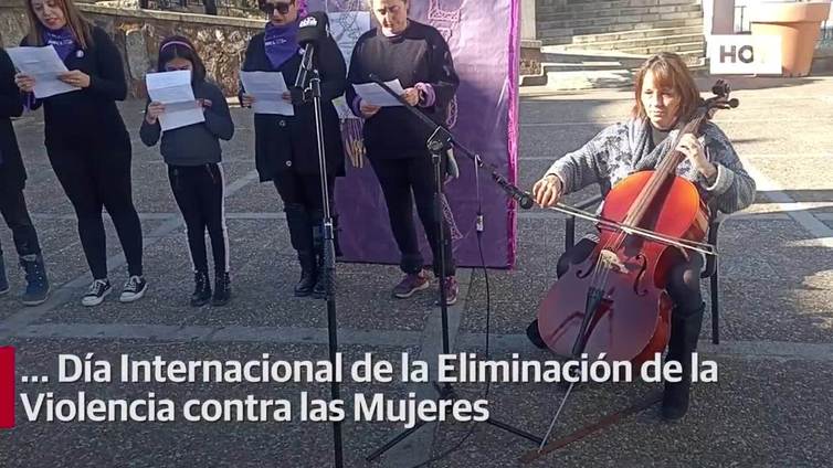 Unión Violeta sale a la calle con motivo del 25N en Alburquerque