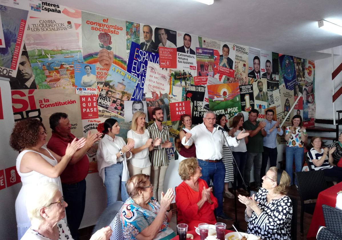 El PSOE de Alconchel celebra el Primero de Mayo presentando a sus candidatos