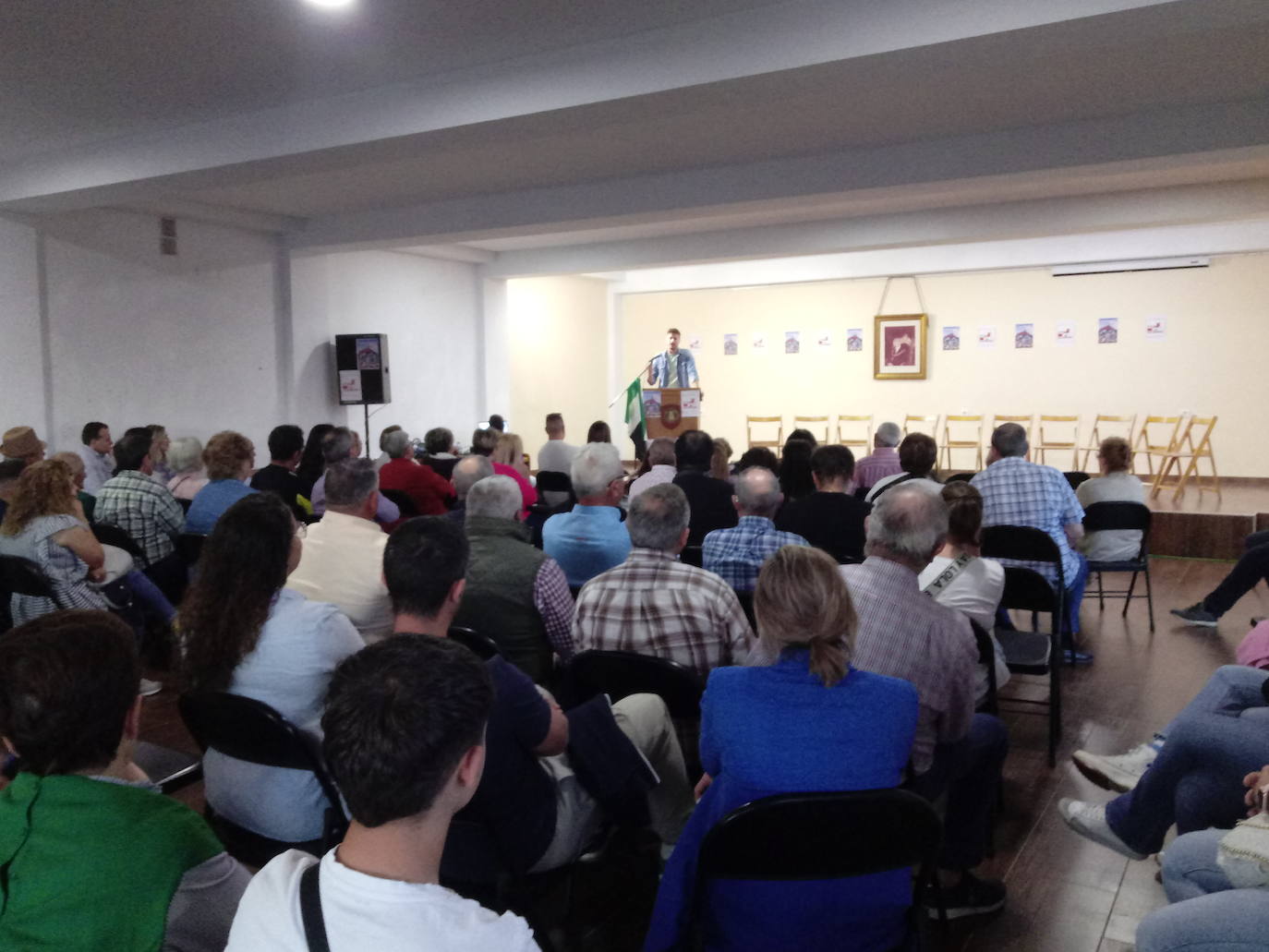 Asistentes al acto de ayer de la agrupación de electores Independientes por Alconchel.