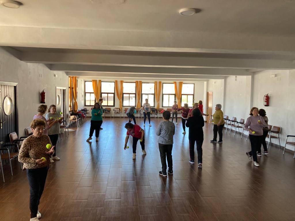 Un centenar de niños y niñas de Alconchel, en la Escuela Municipal de Deportes