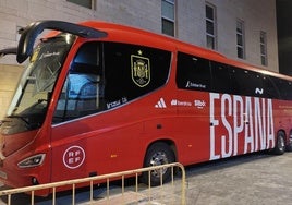 El bus de la selección duerme en Almendralejo