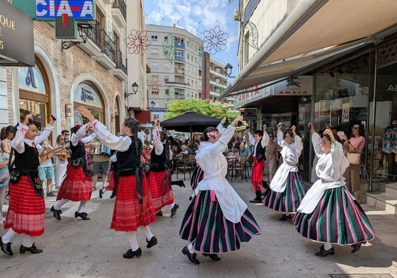 El pasacalles del grupo anfitrión puso el inicio durante la mañana a la edición de este 2025