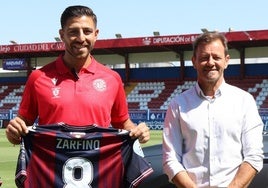 Zarfino, junto a Manuel Mosquera, durante la presentación