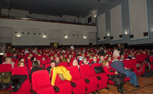 Lleno en el Cine-Teatro municipal 