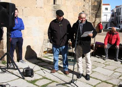 Imagen secundaria 1 - Arroyo de la Luz también sale a la calle en defensa de las pensiones