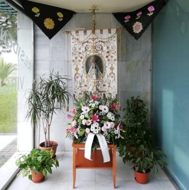 Estandarte de la Virgen de la Luz en la residencia de ancianos. 