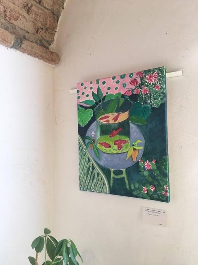 Los 16 alumnos del grupo de adultos de la Escuela Arte 16 inauguraron su exposición final de curso en la Oficina de Turismo de Arroyo de la Luz.