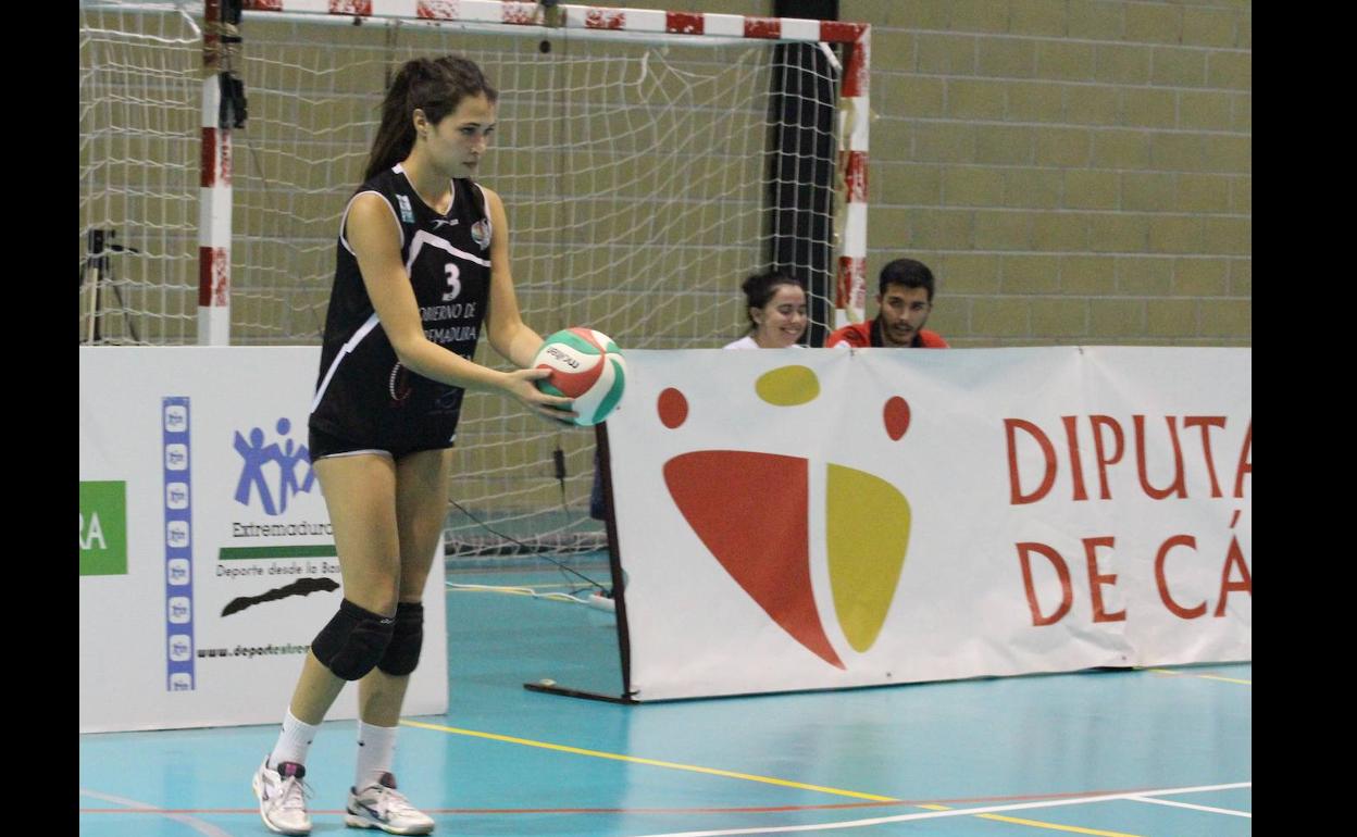 El Extremadura Arroyo recibe al líder Torrejón de al ex arroyana Blanca Izquierdo