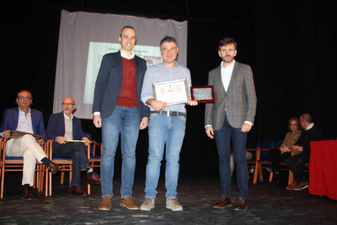 Francisco Javier Domínguez, premiado en el certamen de fotografía en la sección Denuncia Social, por su fotografía 'Futuro contaminado'.