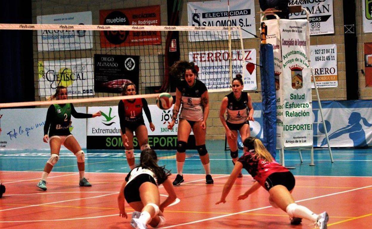 El Extremadura Arroyo quiere hacer valer el factor cancha ante Torrelavega