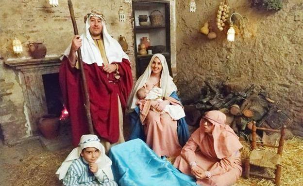 En Montemolín, 120 actores representan 25 escenas diferentes. 