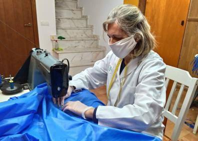 Imagen secundaria 1 - Costureras rurales en la retaguardia