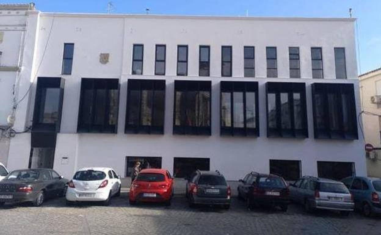 La biblioteca de Arroyo de la Luz retoma los préstamos en red