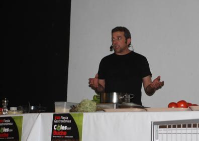 Imagen secundaria 1 - Showcooking con Antonio Granero en 2020. 