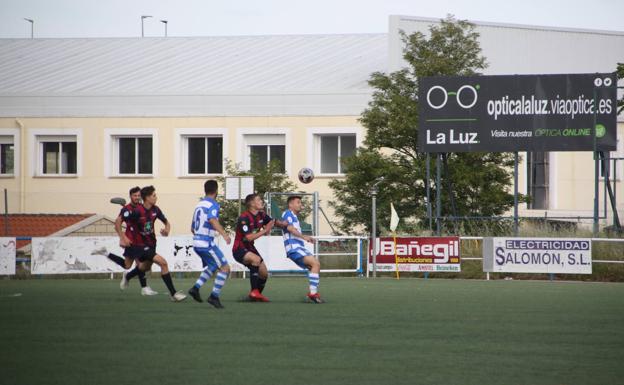 Imagen principal - El Arroyo pone fin a la temporada con una victoria en casa