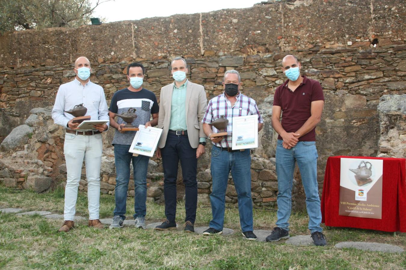 El Premio Local Candil de la Dehesa fue para las asociaciones de pesca de la localidad; Club de Pesca Deportiva 'Las Pasaderas', que recogió el premio su secretario- tesorero Miguel Aparicio. Sociedad Municipal de Pescadores 'Coto Molano-Pontones', que recogió el premio su secretario Miguel Ángel Castaño, y Sociedad Municipal de Pescadores 'Charca Grande- Chica', que recogieron el premio, el secretario, Rafael Peco