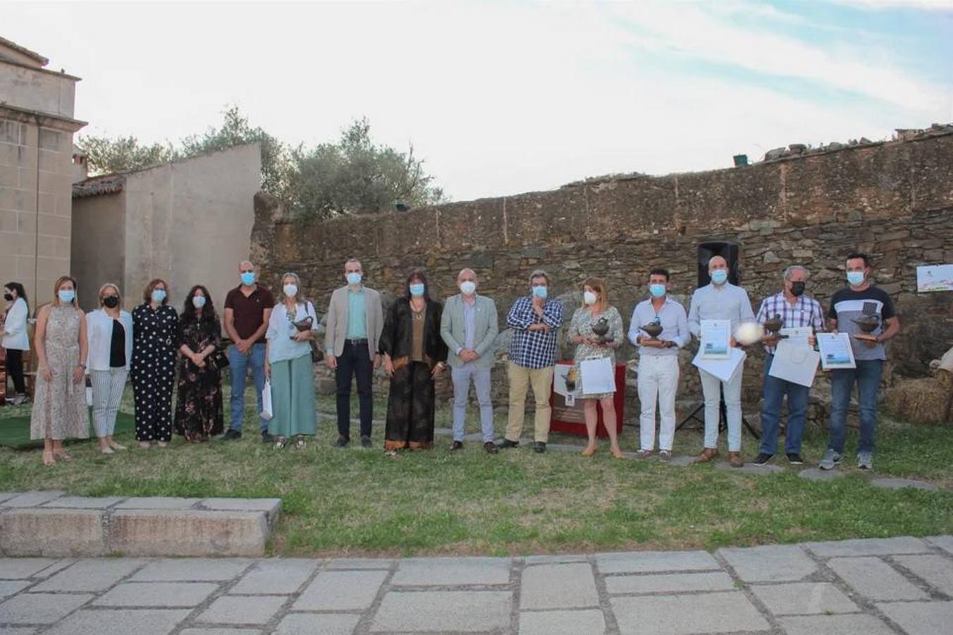 Premiados y autoridades en la VIII Gala de Premios Candil de la Dehesa