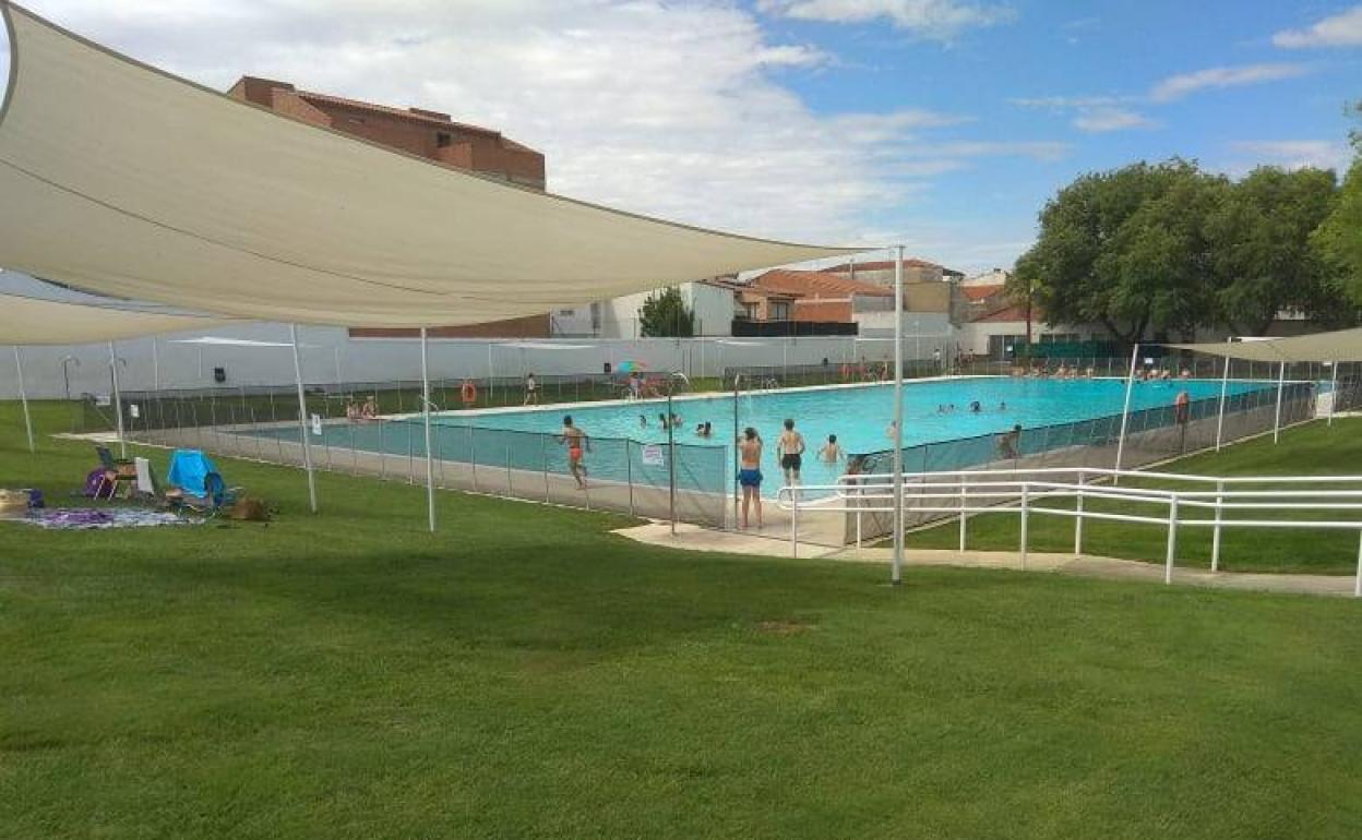 Piscina de Arroyo de la Luz. Foto de archivo de 2019. 