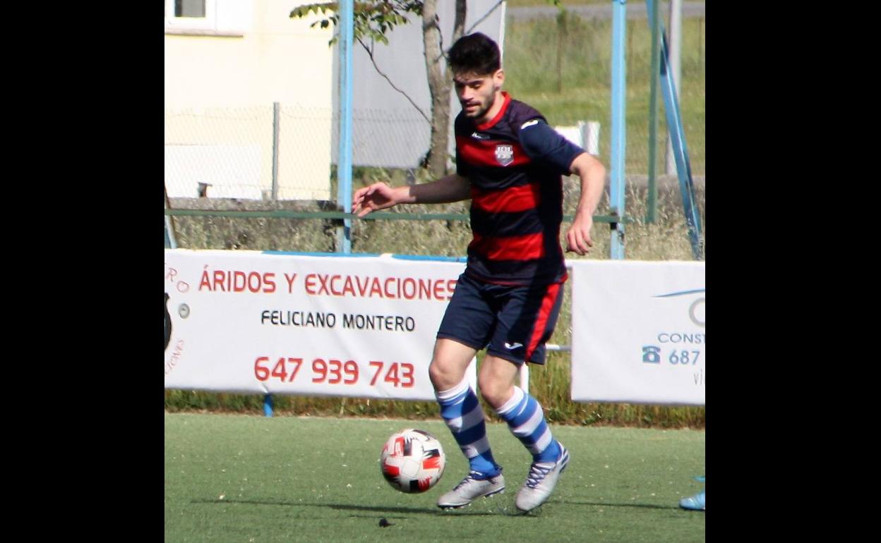 Coke en uno de los partidos de la pasada temporada con el Arroyo CP. 